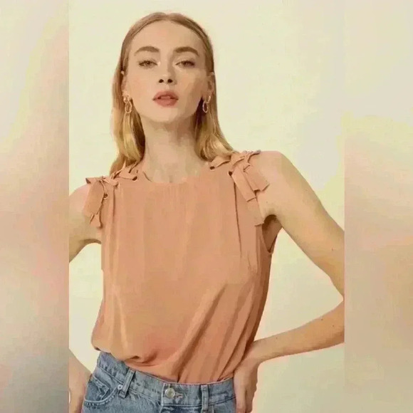 Sleeveless blouse - Picture 1 of 4